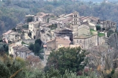 Vista dall'alto del borgo medievale di Fianello (Montebuono)
